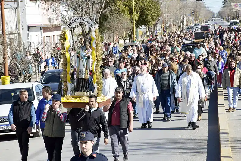 Siguen los preparativos para la procesión por el Día de San Cayetano