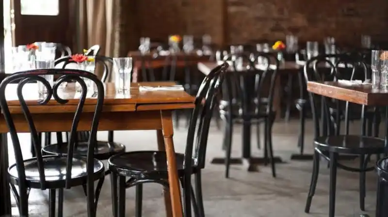 Tandil: Concejo Deliberante avanzó en el proyecto para que personas vacunadas puedan ingresar a los restaurantes