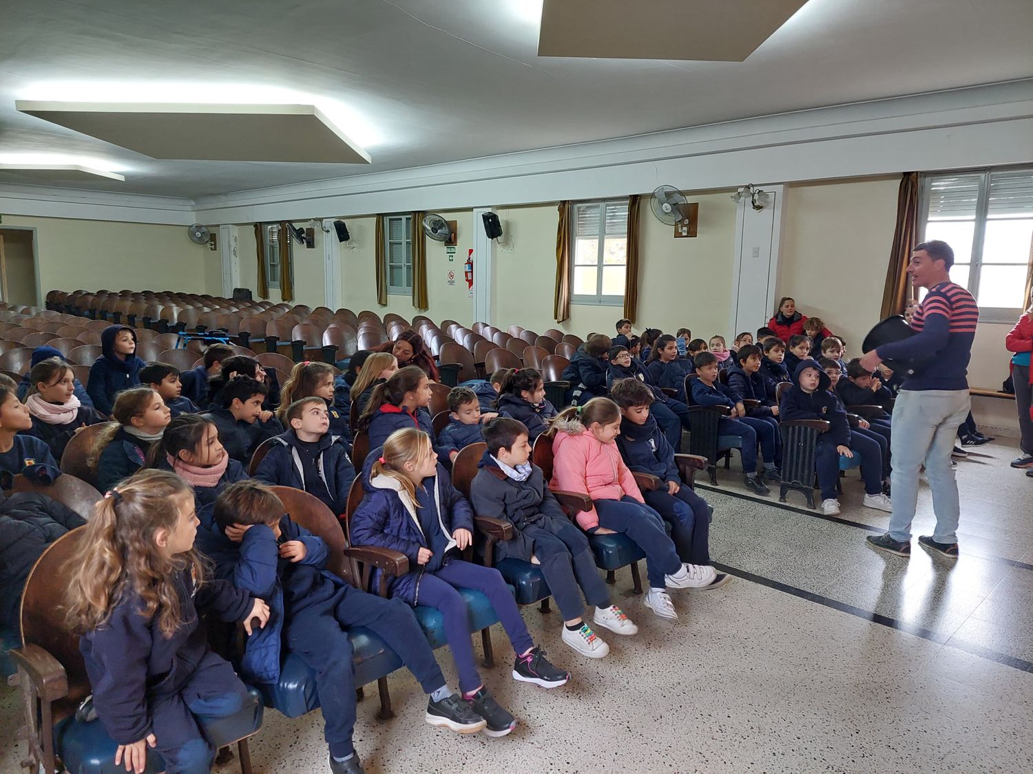 El coordinador de Participación Ambiental, Sebastián Urreta, estuvo a cargo de la charla.