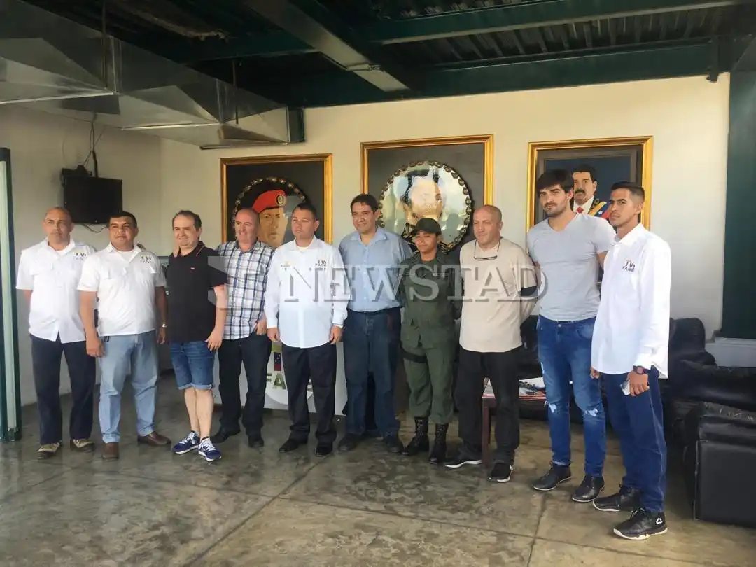 Juntos. Bindi encargado de contactos con Venezuela.