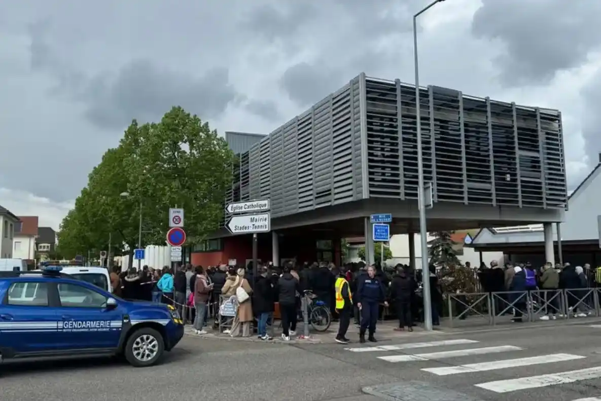 La escuela está ubicada en la localidad de Souffelweyersheim, en Francia.