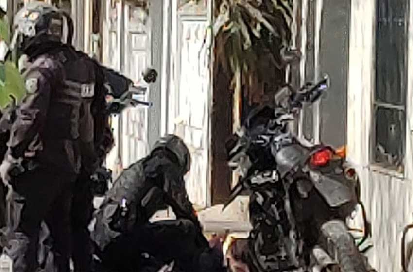 Pánico en Pichincha: un delincuente disparó contra la Policía en el medio de una persecución y fue detenido