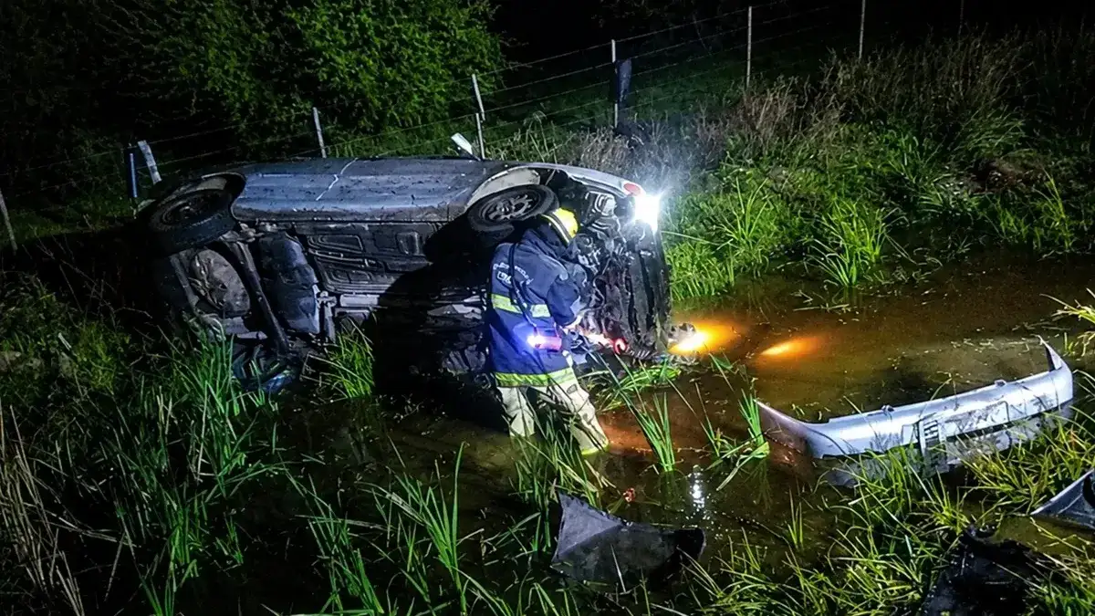 Volcó un auto en la Ruta 14: dos heridos fueron trasladados al Hospital Centenario