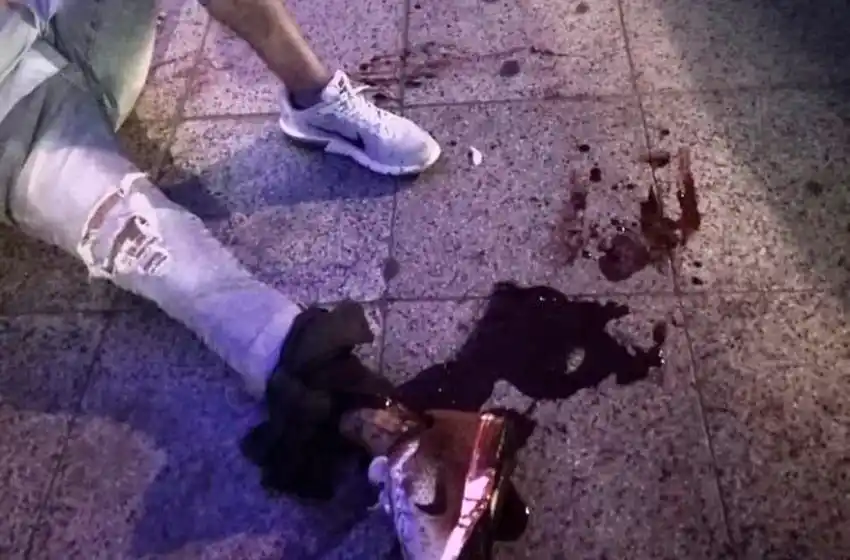 Se cortó el pie al romper un vidrio de un edificio para robar