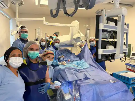 Se llevó a cabo una intervención cardiológica compleja y exitosa en el Sanatorio Tandil