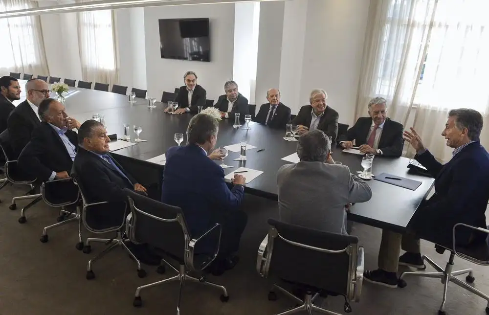El Presidente sumó apoyos desde el exterior y logró el  respaldo empresarial 