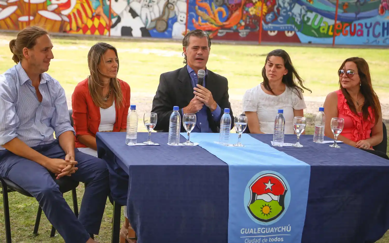 Piaggio y su nuevo gabinete: "Seguimos escribiendo la historia con el trazo de los sueños"