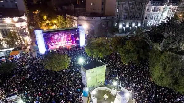 AcercArte: Los Nocheros, El Chaqueño y Márama en Alvear, Laprida y Junín