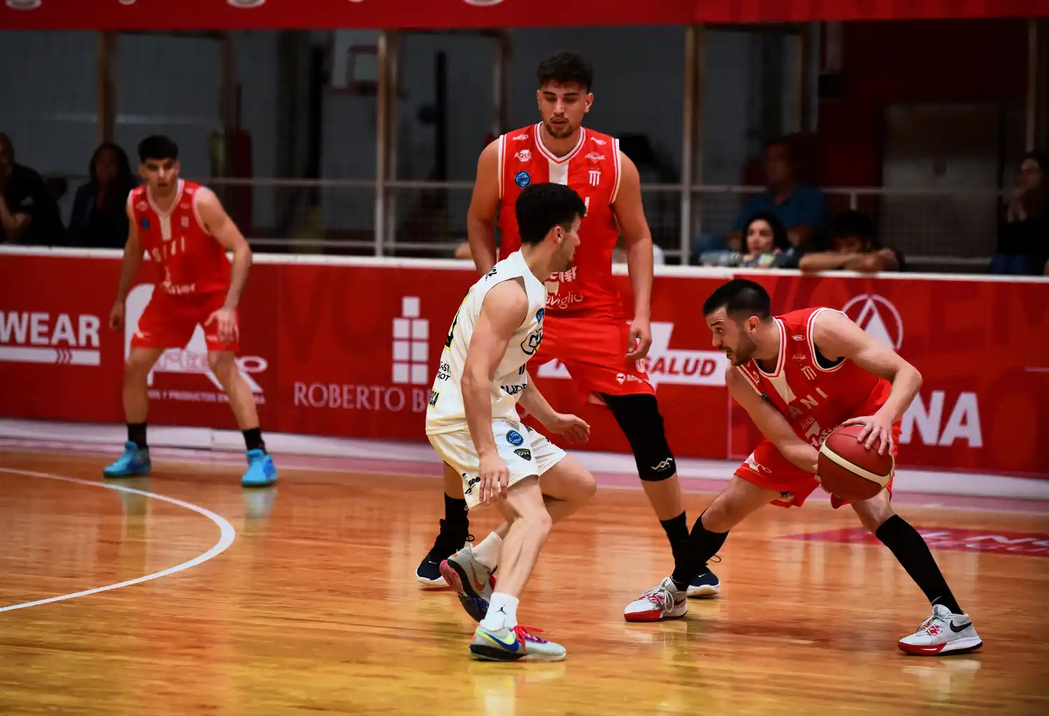 Los "Halcones Rojos" volaron en el "Nido".