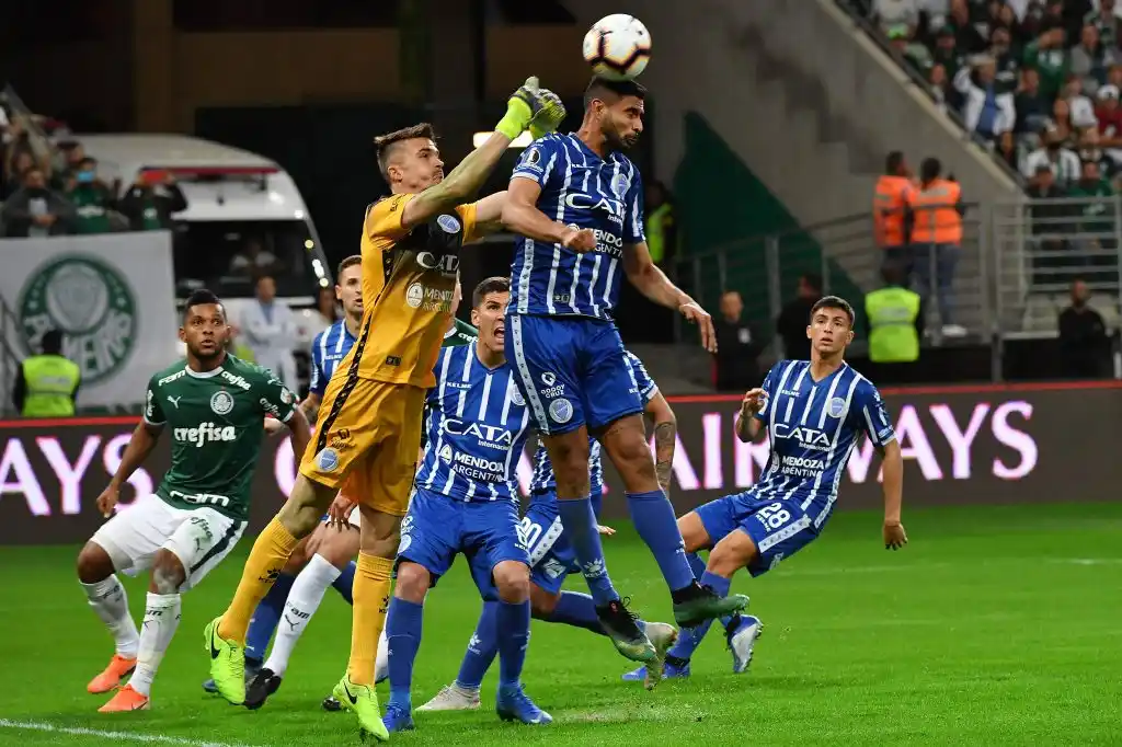 Godoy Cruz no hizo pie y fue eliminado por Palmeiras