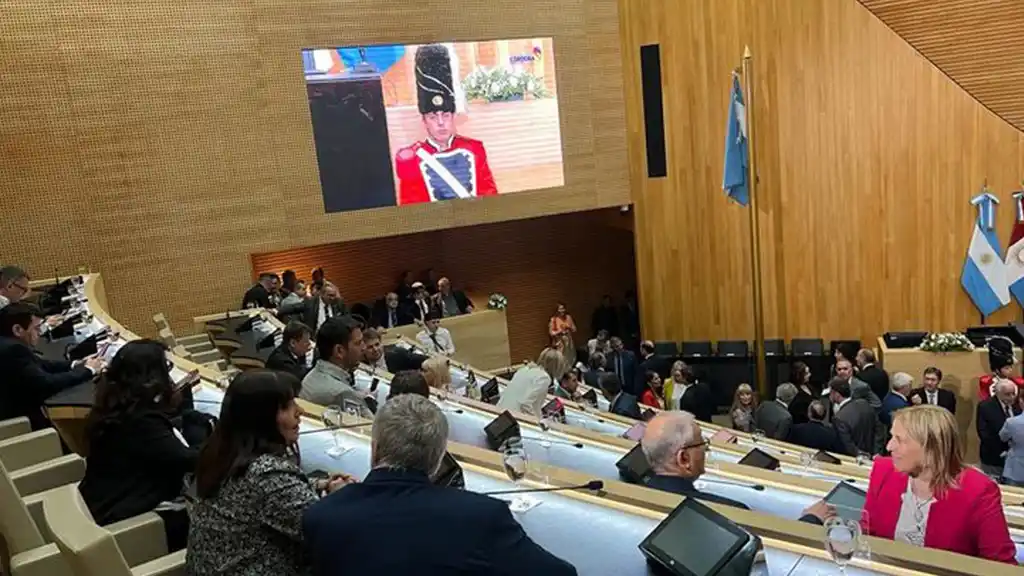 La Unicameral aprobó la suba de aportes jubilatorios que envió Llaryora