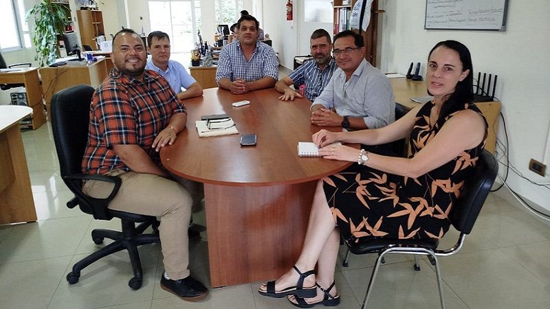 Representantes de la Federación Agraria Argentina de San Salvador junto a la directora de Relaciones Económicas Internacionales de Entre Ríos, en un encuentro clave para el sector arrocero