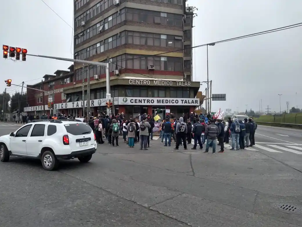 20 trabajadores con Covid-19 positivo en el Centro Médico Talar: Denuncian que están sin cobertura médica ni ART 