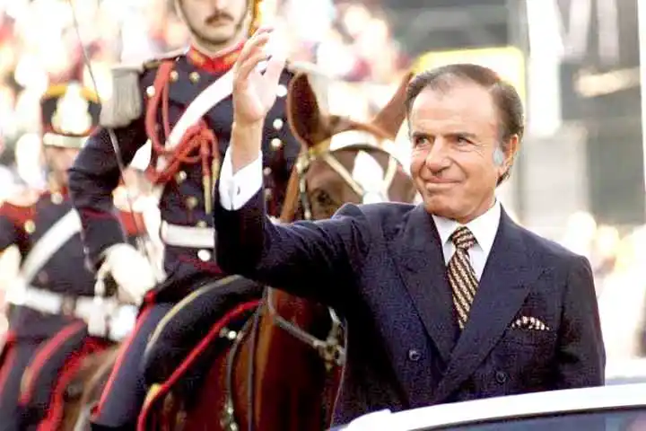 A 33 años de los escándalos políticos
que desfasaron el calendario electoral