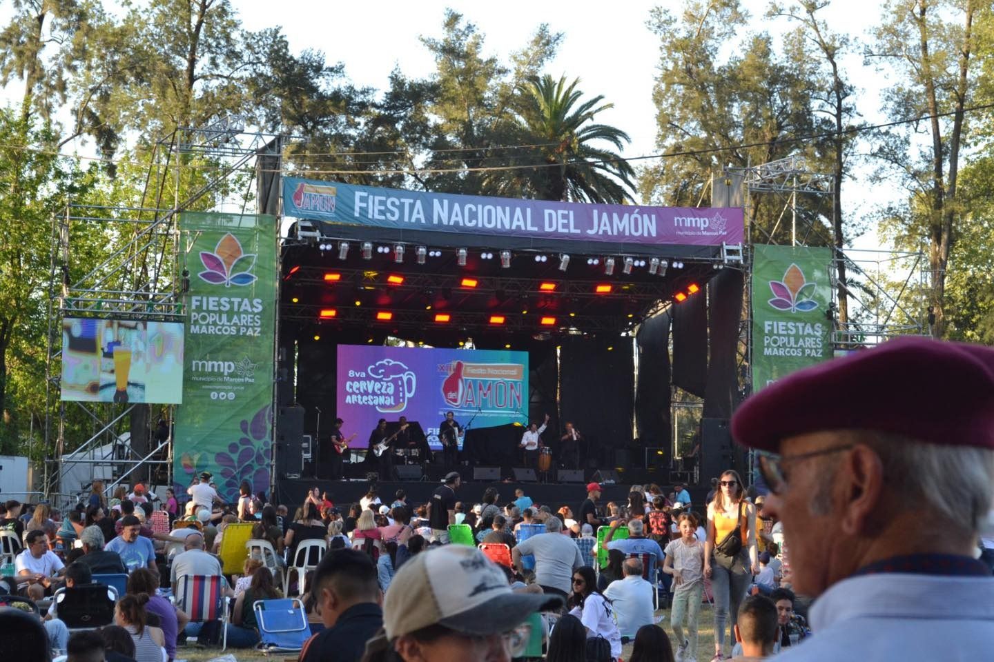 Hay festejo doble en Marcos Paz.