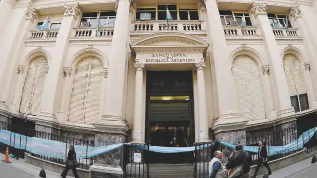 Bancos deberán dar más información a clientes sobre el origen de las transferencias