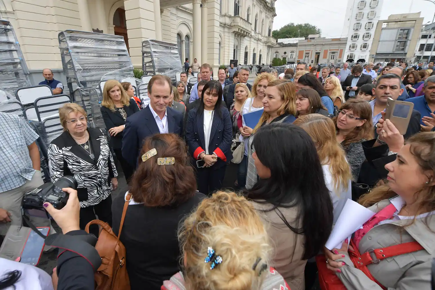 "Ningún trabajador estará por debajo de la línea inflacionaria", dijo Bordet