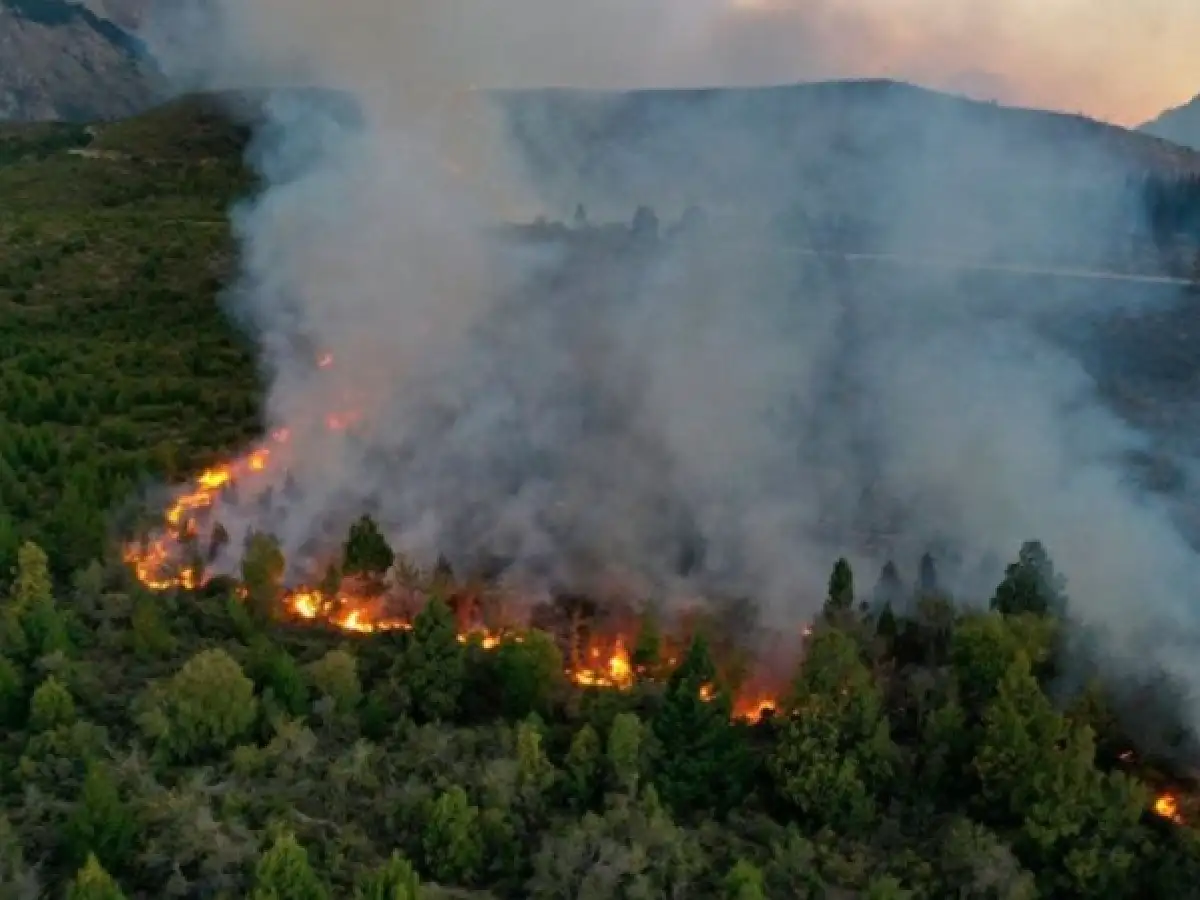 El fuego ya arrasó con más 6.500 hectáreas en El Bolsón