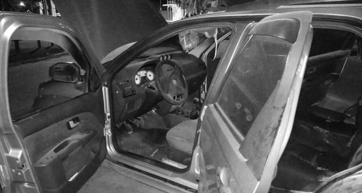 Está grave el conductor de un auto que se incendió en la costa