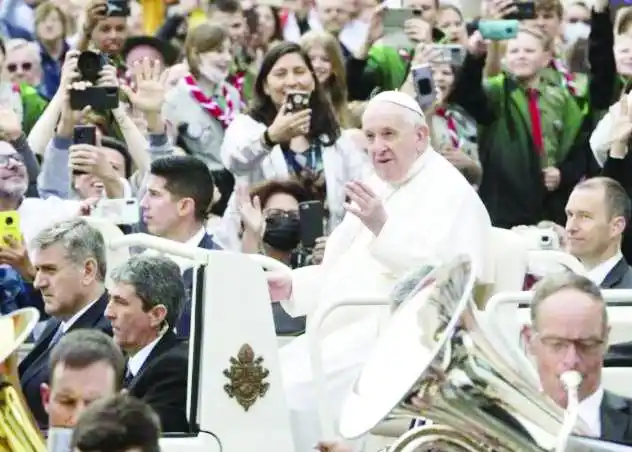 El Papa: La práctica de la fe es un don que siempre merece ser respetado y honrado