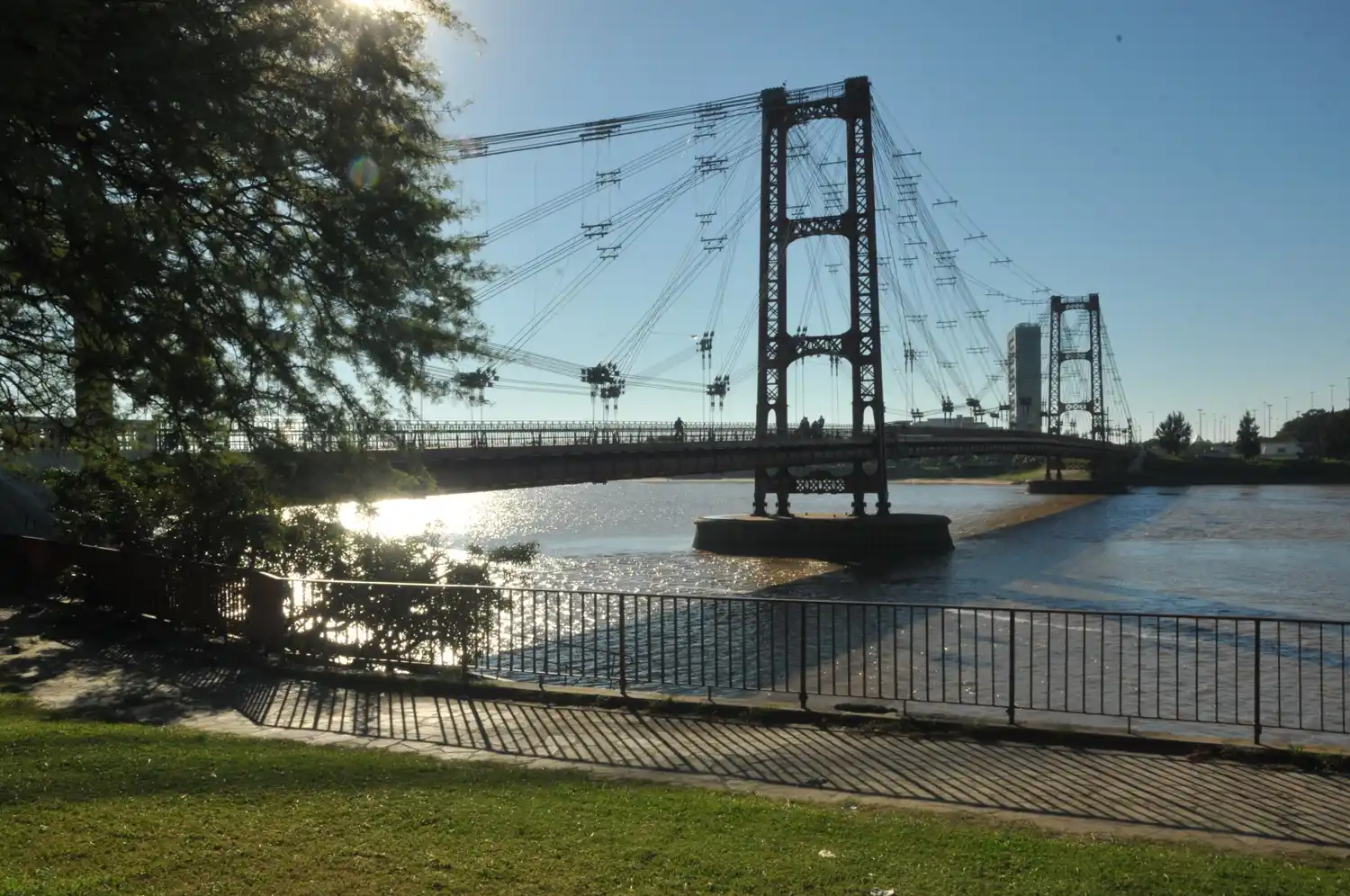 Lunes soleado en la ciudad de Santa Fe