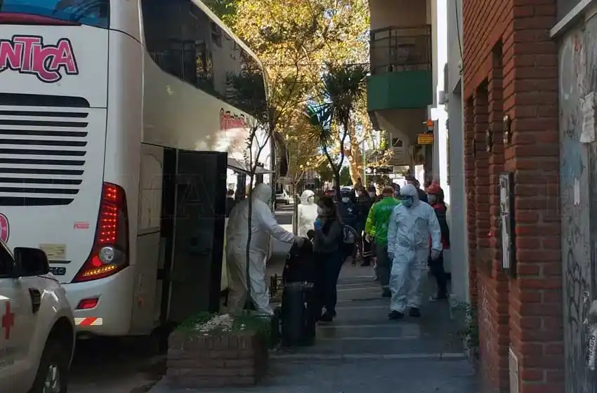 Ministerio de Salud bonaerense dispuso el aislamiento de 47 personas que llegaron de Reino Unido