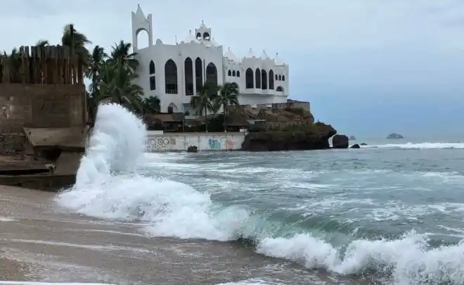 Huracán Willa amenaza a México