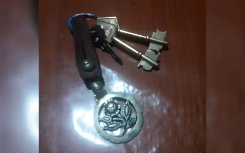 Encontraron llaves en Dr. Rojas casi Sarmiento