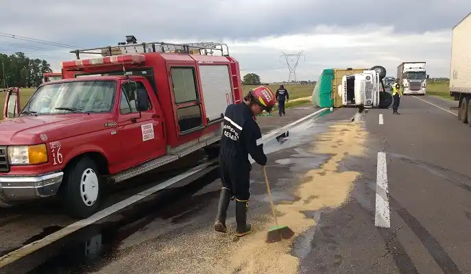 Bomberos de Ceibas piden trajes especiales para siniestros con sustancias químicas