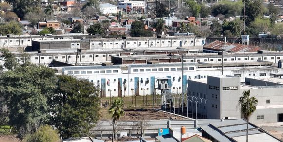 Intento de ingreso de drogas a la cárcel de Las Flores terminó con una joven detenida