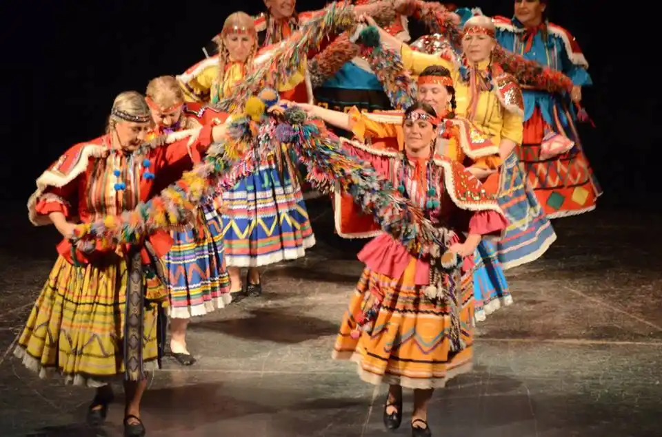 Todo listo para la semana del folklore