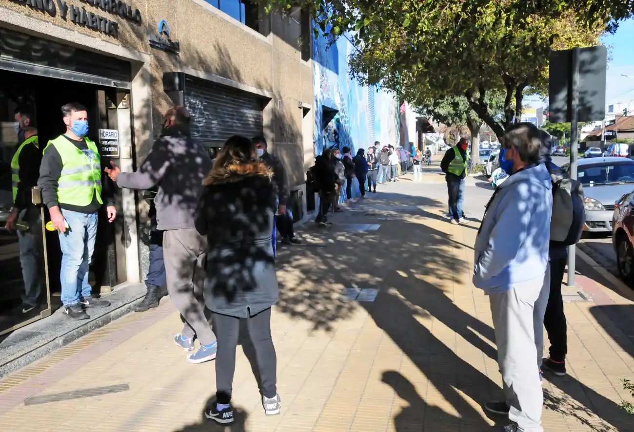 La ayuda social sigue un 20 por ciento por encima de los meses pre-pandemia