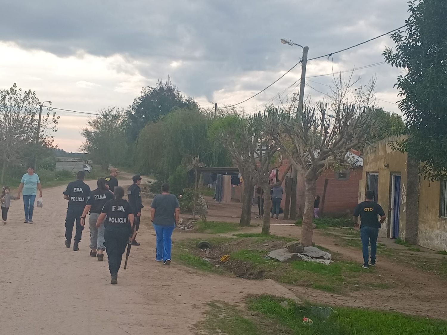 La policía encabezó cuatro allanamientos en la localidad de Río Tala.