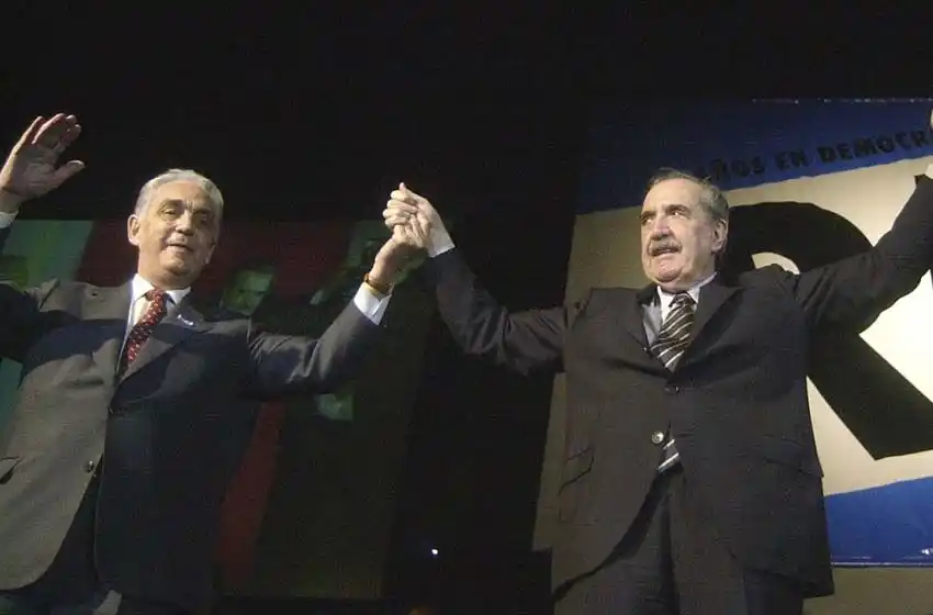 Murió Víctor Martínez, el vicepresidente de Alfonsín en 1983