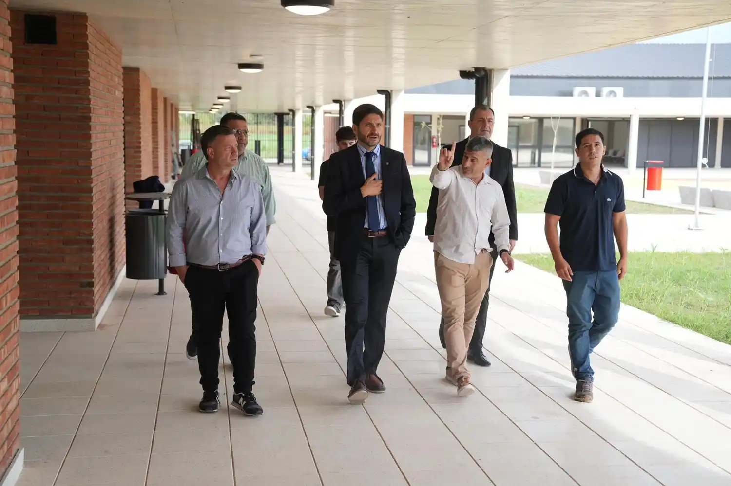 El gobernador recorrió las instalaciones del moderno edificio. Foto: GSF