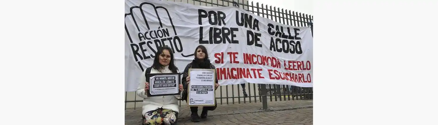 Multarán por hasta $1.000 a acosadores callejeros de Capital Federal