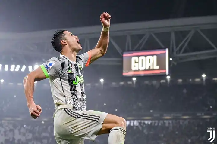 Juventus lo ganó en el descuento y volvió arriba