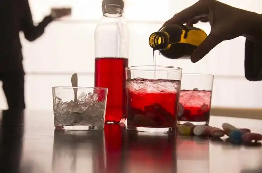 Conoció a una chica por una app, pero la joven lo engañó y lo drogó: le sacó dinero, celulares y hasta la camioneta