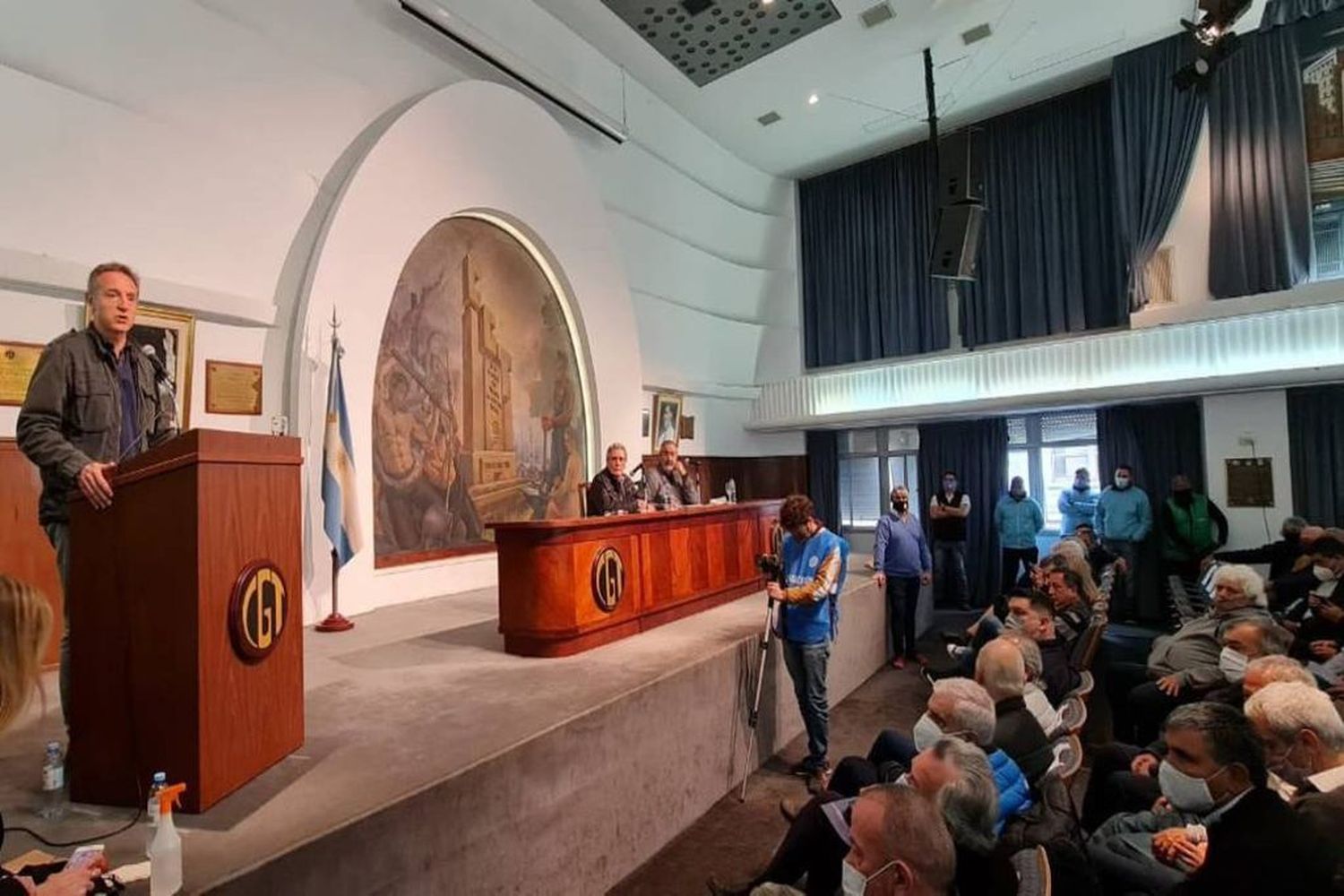 La CGT reunió a sus facciones y llamó a “alcanzar la unidad”