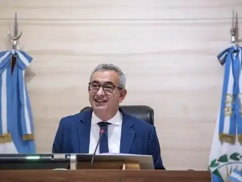 Pablo Javkin en la apertura de sesiones del Concejo rosarino.