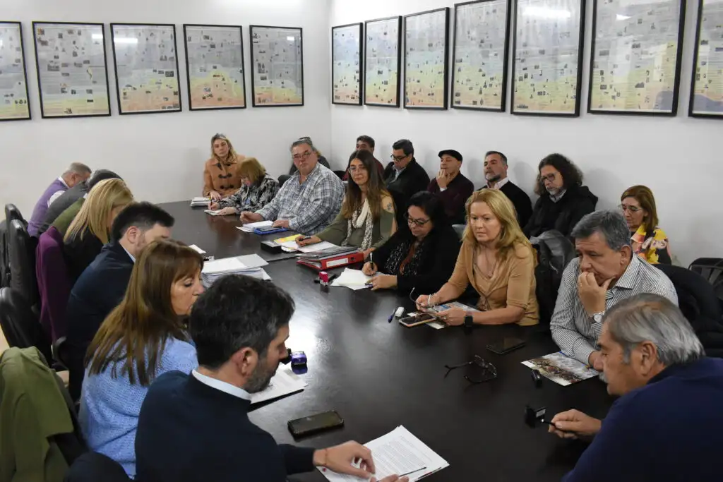 AGMER firmó acuerdos paritarios que garantizan estabilidad laboral y resguardos concursales para miles de docentes