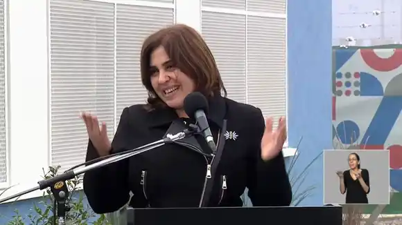 En Pilar, una directora de escuela agradeció a Kicillof y defendió la "justicia social" y el "Estado presente"