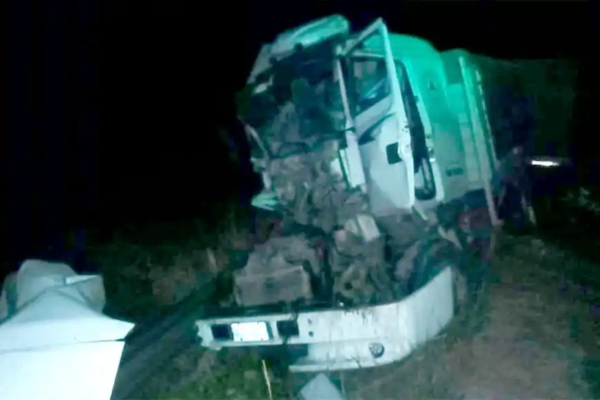 En la Autovía 14, un camión chocó desde atrás contra otro que iba en el mismo sentido