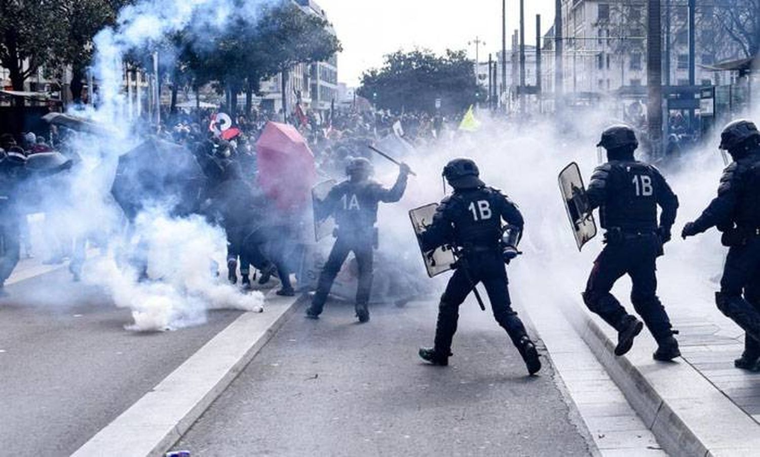 El Gobierno francés adoptó por decreto su reforma jubilatoria