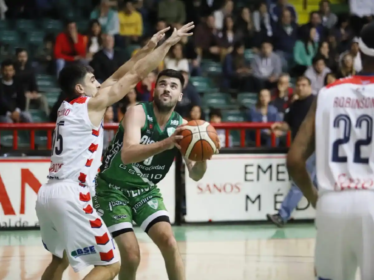 Arduh borró a Barovero de Atenas