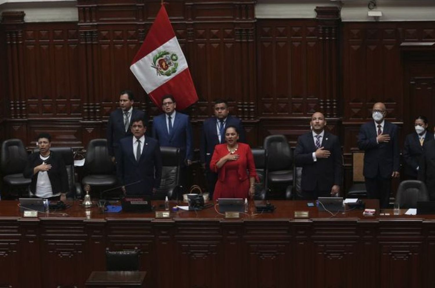 El Congreso de Perú destituyó a Pedro Castillo y asumirá la vicepresidenta