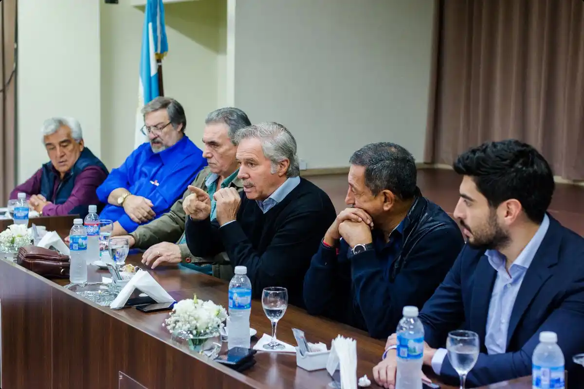 Felipe Solá: "Macri no hizo nada a excepción de endeudar el país"