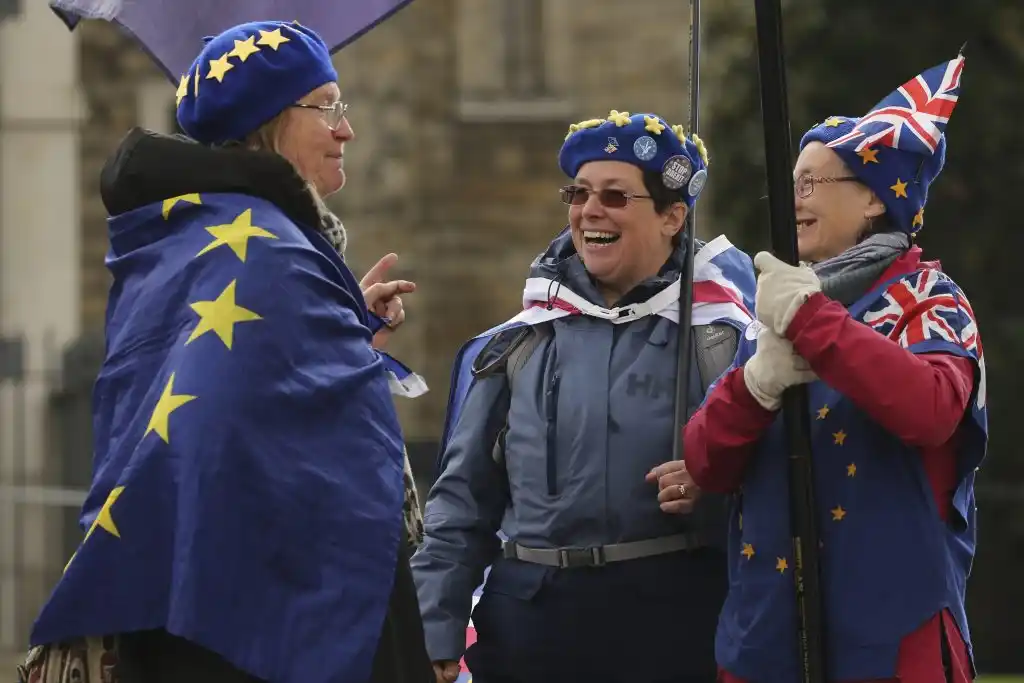 Theresa May y el opositor Corbyn mantienen negociaciones “constructivas” por el Brexit