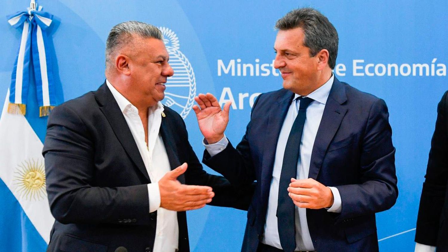 Espaldarazo de Tapia a Massa.