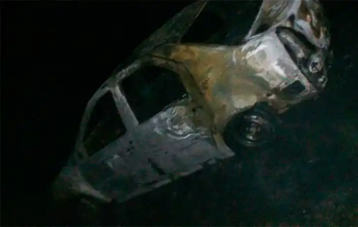 Autovía 14: Encontraron un auto quemado con una persona adentro 